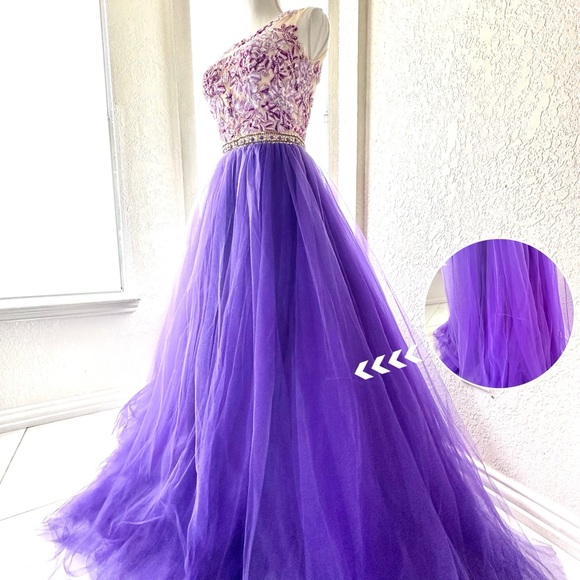 Floral Embroidered Ball Gown Size XS - Picture 10 of 17